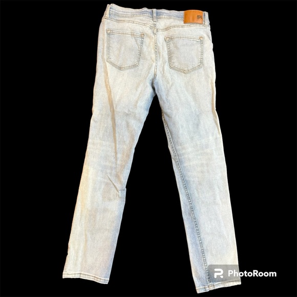 RSQ Mens Slim Fit Light Blue Jeans 29x32 from Urban Outfitters - Picture 2 of 3